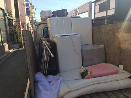 不用品回収トラック