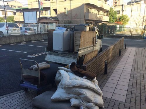 不用品回収トラック